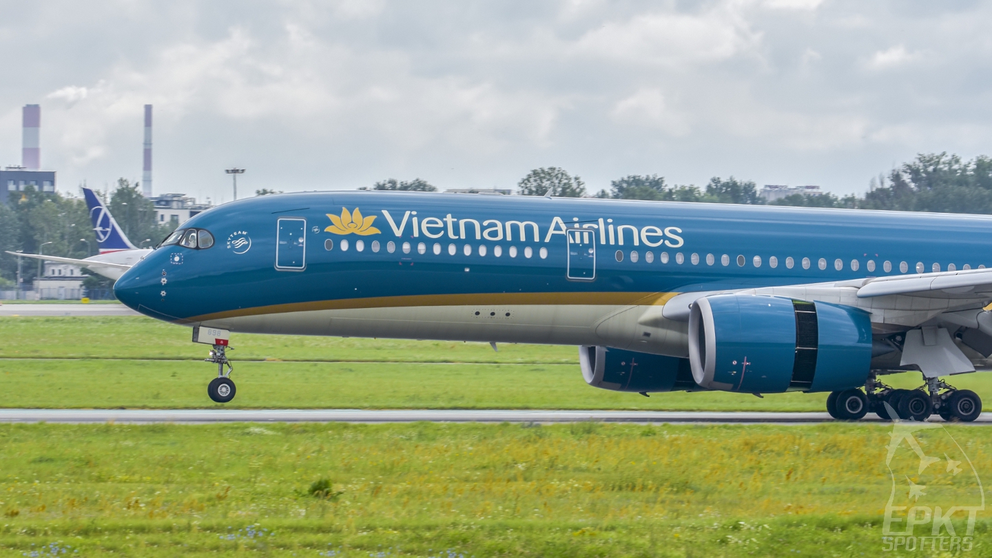 VN-A898 - Airbus A350- -941 (Vietnam Airlines) / Chopin / Okecie - Warsaw Poland [EPWA/WAW]