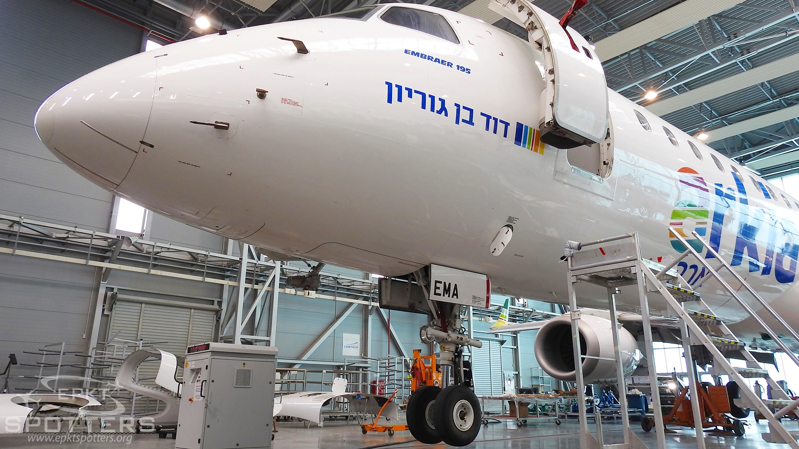 4X-EMA - Embraer 190 -200LR (Arkia Israeli Airlines) / Pyrzowice - Katowice Poland [EPKT/KTW]