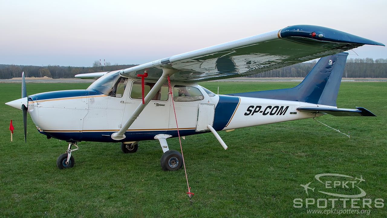 SP-COM - Cessna 172 S Skyhawk SP (Private) / Muchowiec - Katowice Poland [EPKM/]