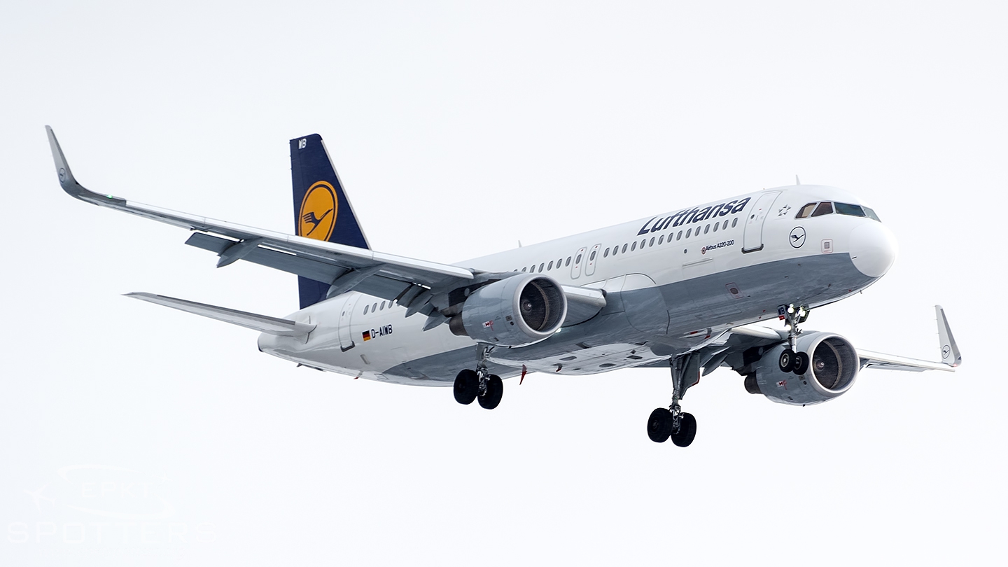 D-AIWB  - Airbus A320-214  (Lufthansa) / Balice - Krakow Poland [EPKK/KRK]