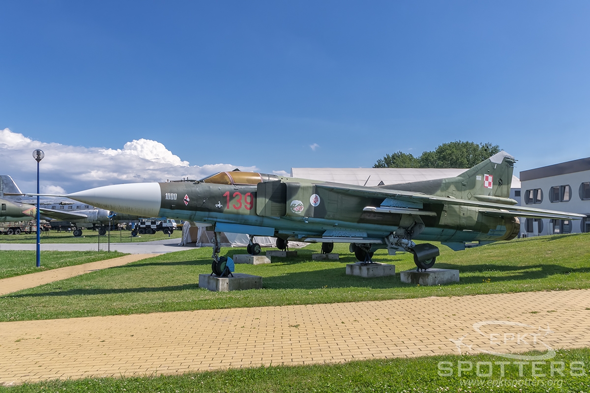 139 - Mikoyan Gurevich MiG-23 MF Flogger B (Poland - Air Force) / Deblin - Deblin Poland [EPDE/]