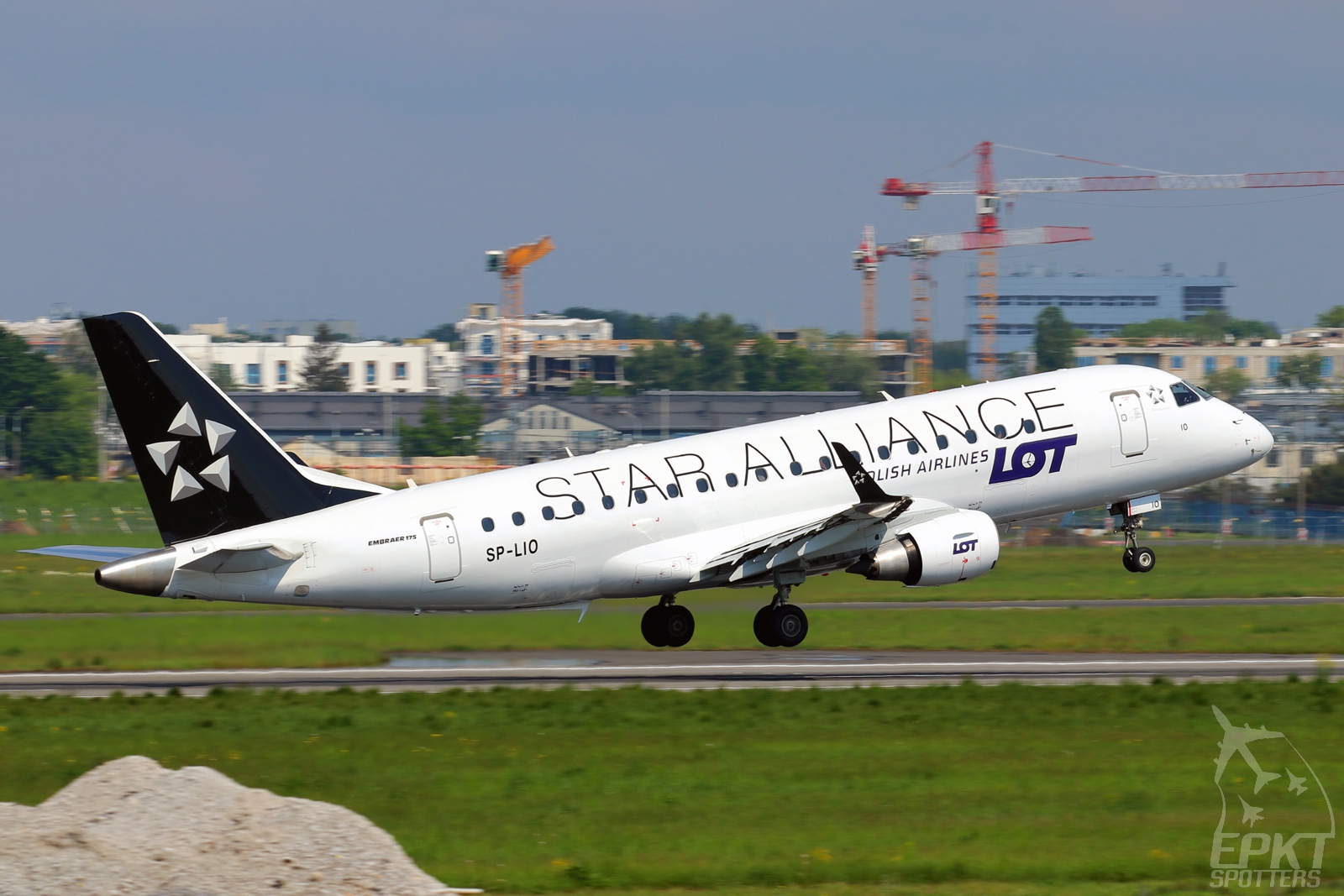 SP-LIO - Embraer 170 -200LR (LOT Polish Airlines) / Chopin / Okecie - Warsaw Poland [EPWA/WAW]