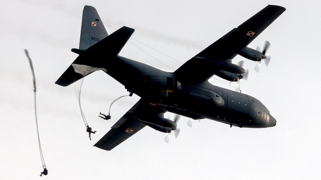 1503 - Lockheed C-130 E Hercules (Poland - Air Force) / Other location - Pustynia Błędowska Poland [/]