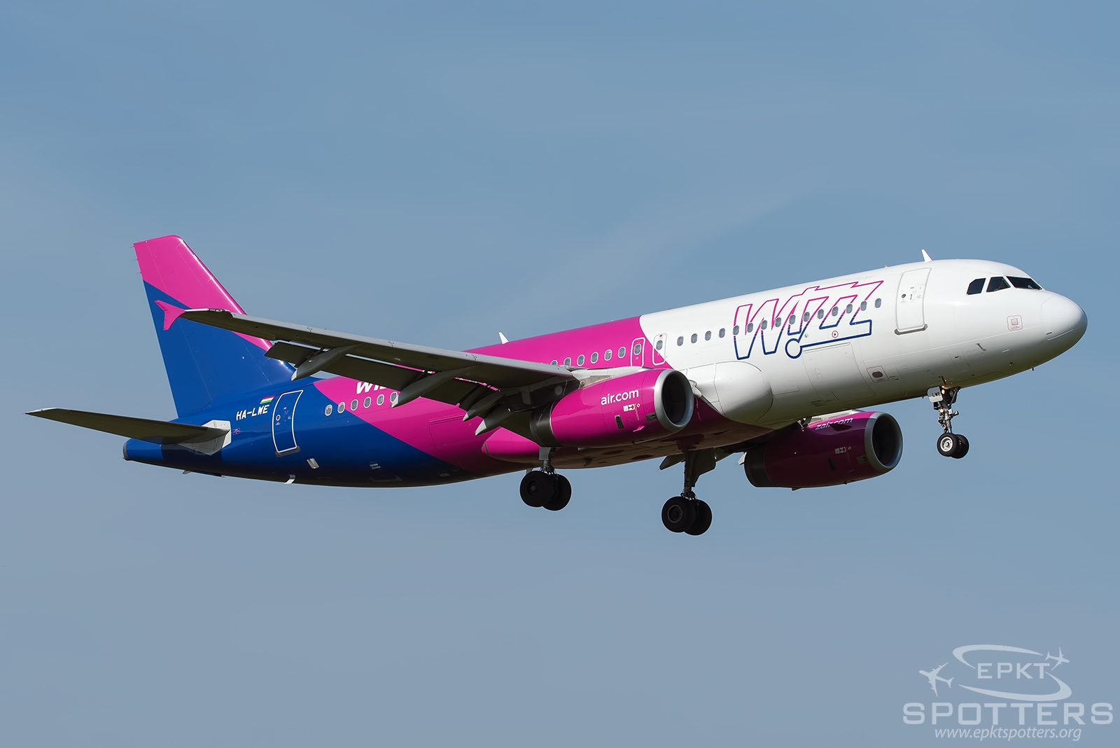 HA-LWE - Airbus A320 -232 (Wizz Air) / Lublin Airport - Lublin Poland [EPLB/LUZ]