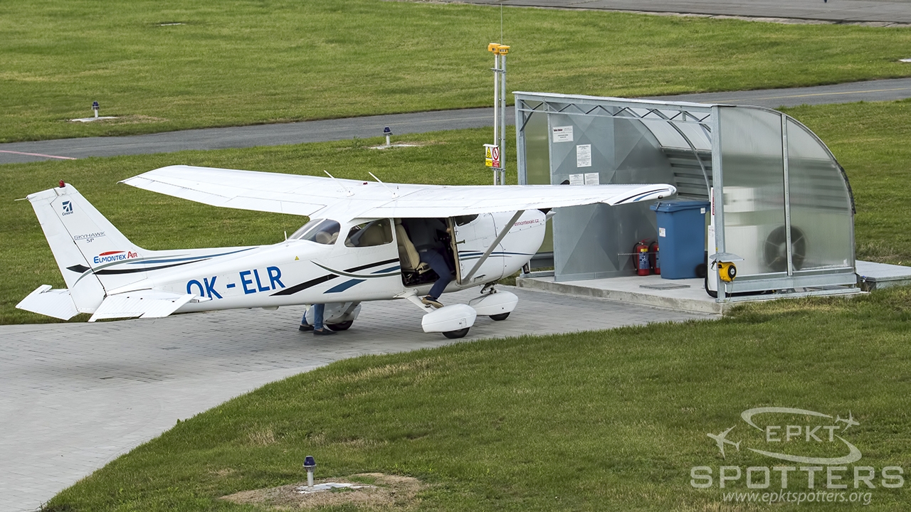 OK-ELR - Cessna 172 S Skyhawk SP (Elmontex Air) / Leos Janacek Airport - Ostrava Czech Republic [LKMT/OSR]