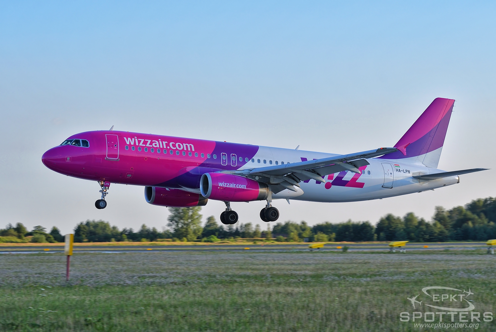 HA-LPN - Airbus A320 -232 (Wizz Air) / Pyrzowice - Katowice Poland [EPKT/KTW]